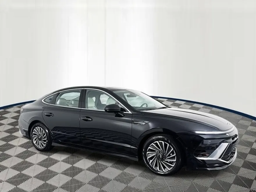 2024 Hyundai Sonata Hybrid Limited photo 1