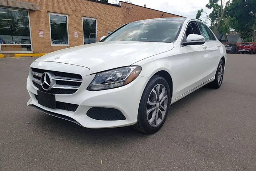 2016 Mercedes Benz C 300 Luxury 4MATIC photo 1