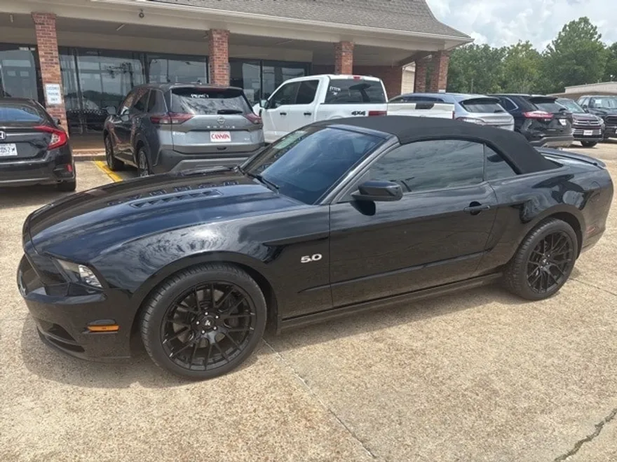 2014 Ford Mustang GT Premium photo 1