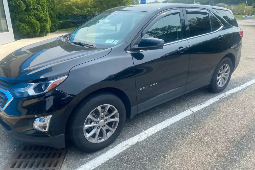 2020 Chevrolet Equinox LT photo 1
