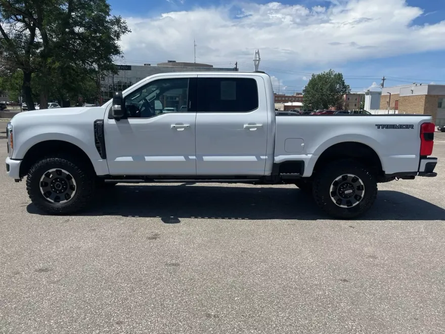 2023 Ford F-250 Lariat photo 1