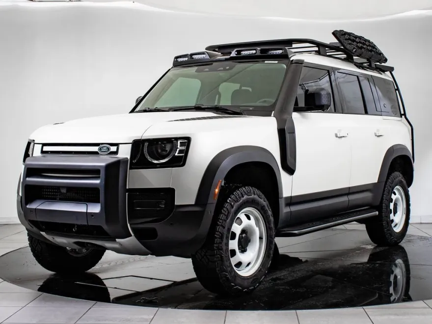 2024 Land Rover Defender 110 S photo 1