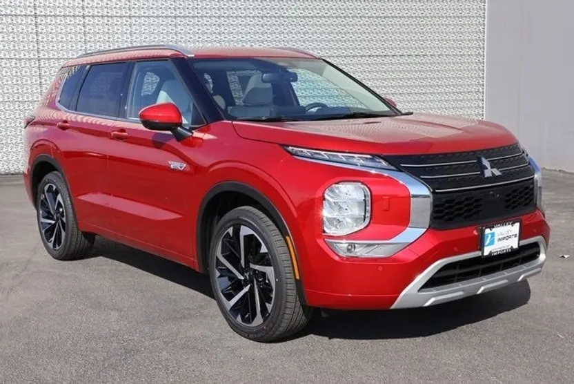 2025 Mitsubishi Outlander PHEV SEL photo 1