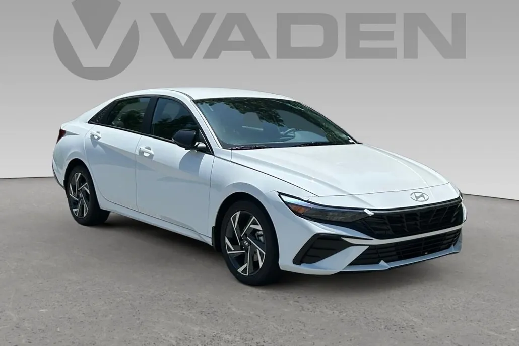 2025 Hyundai Elantra SEL Sport photo 1