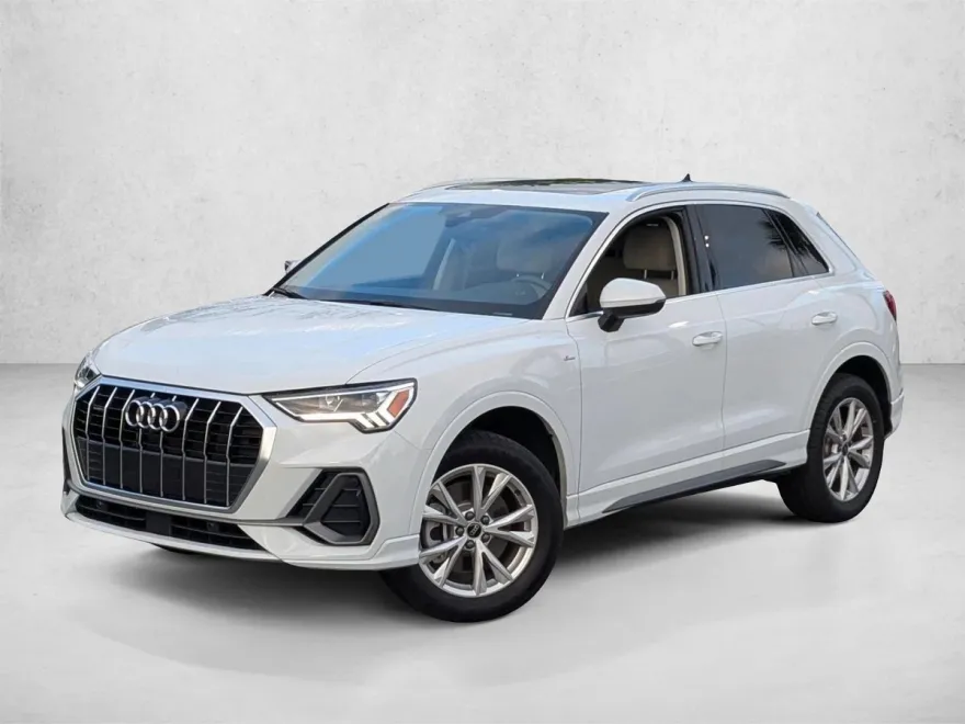 2024 Audi Q3 S line Premium Plus photo 1