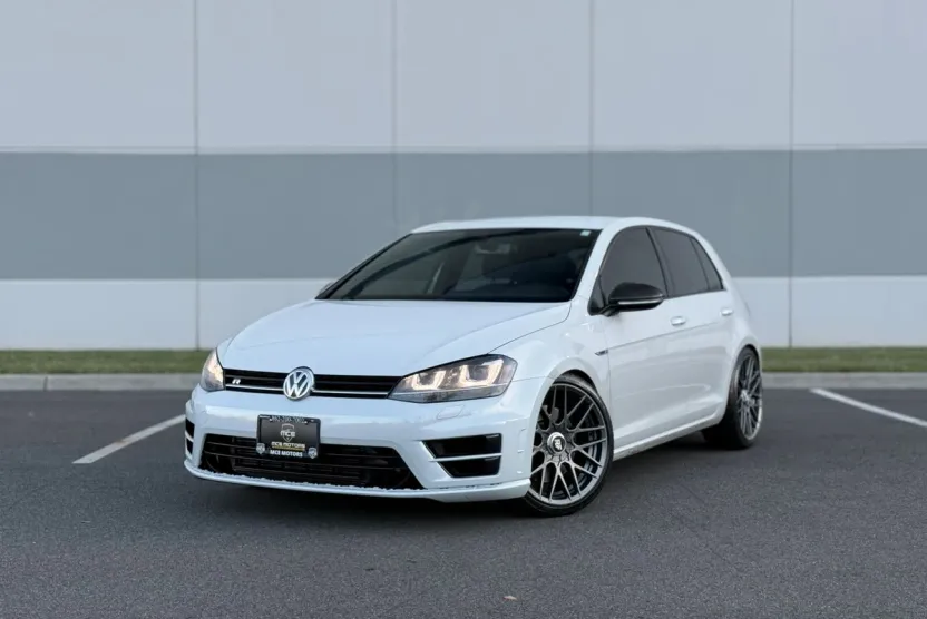 2016 Volkswagen Golf R Base photo 1