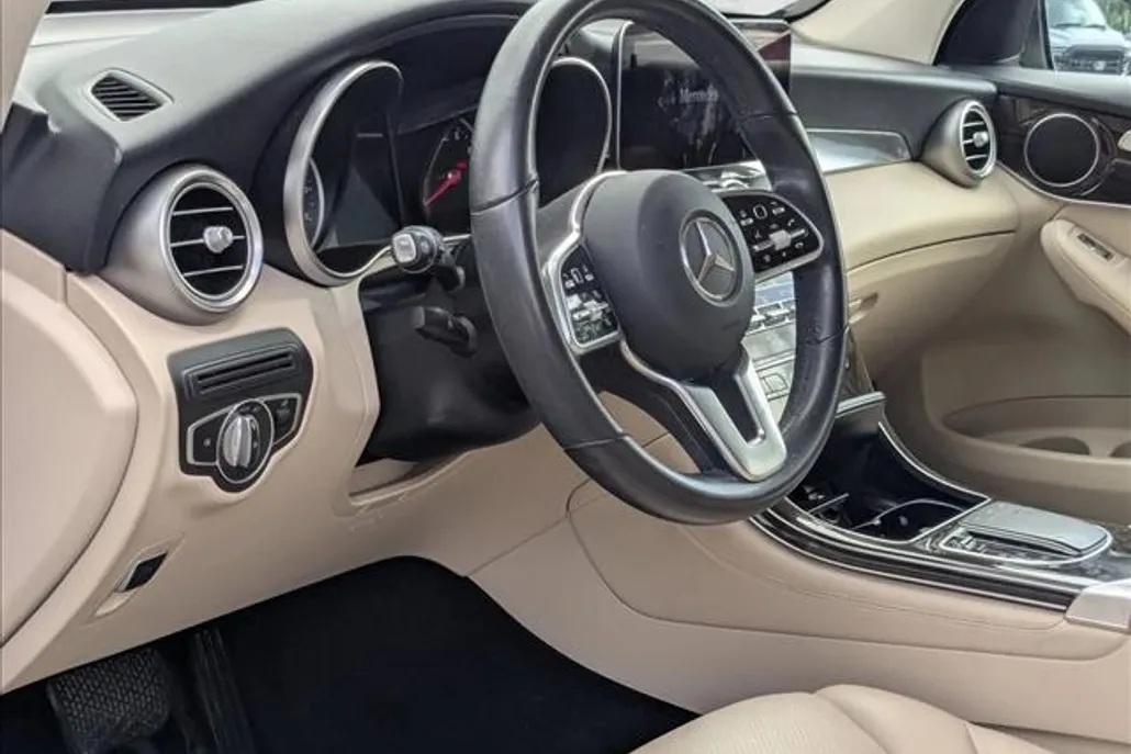 2020 Mercedes Benz GLC 300 photo 1