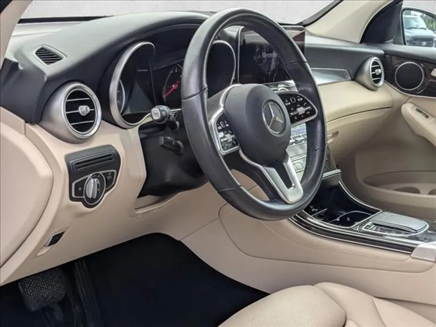 2020 Mercedes Benz GLC 300 photo 1
