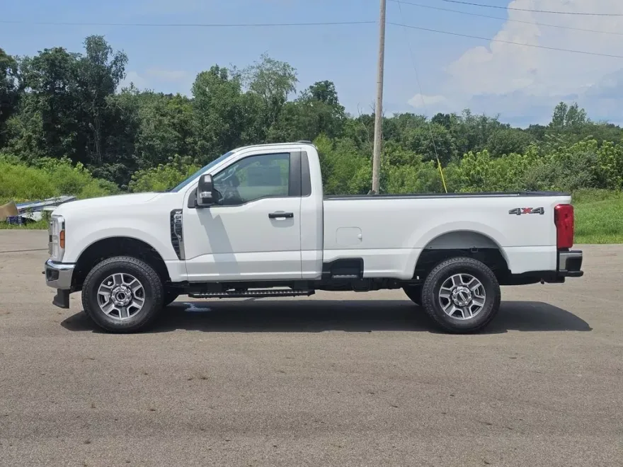 2025 Ford F-250 XLT photo 1