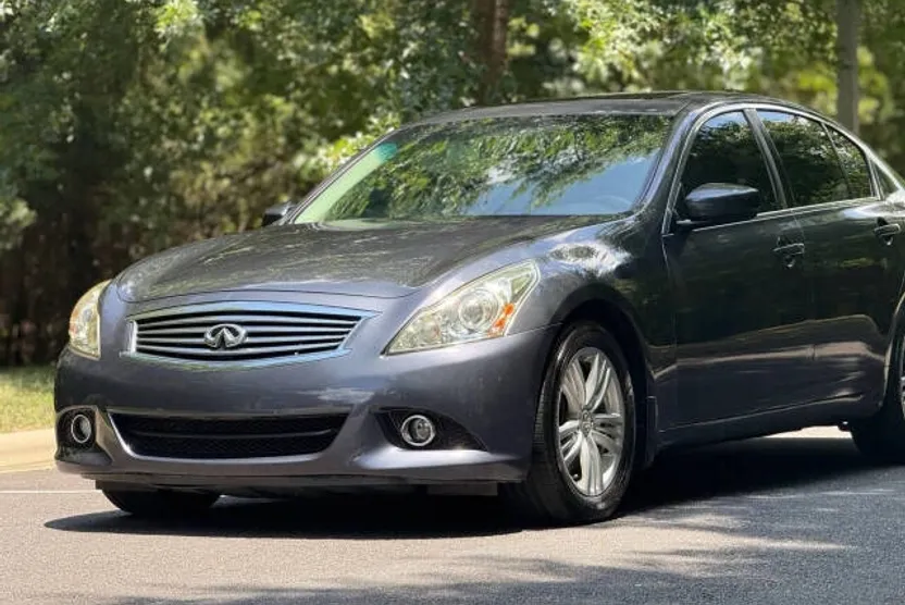 2012 Infiniti G37 Journey photo 1