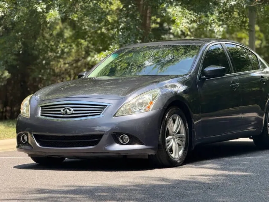 2012 Infiniti G37 Journey photo 1
