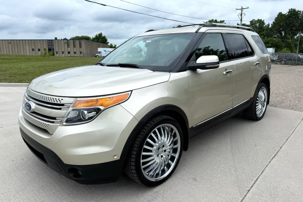 2011 Ford Explorer Limited photo 1