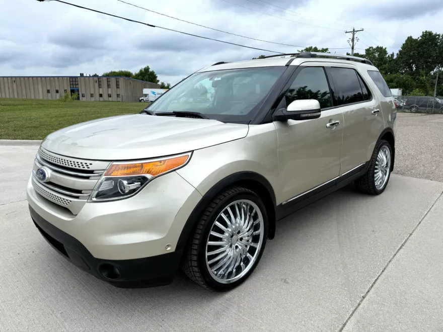 2011 Ford Explorer Limited photo 1