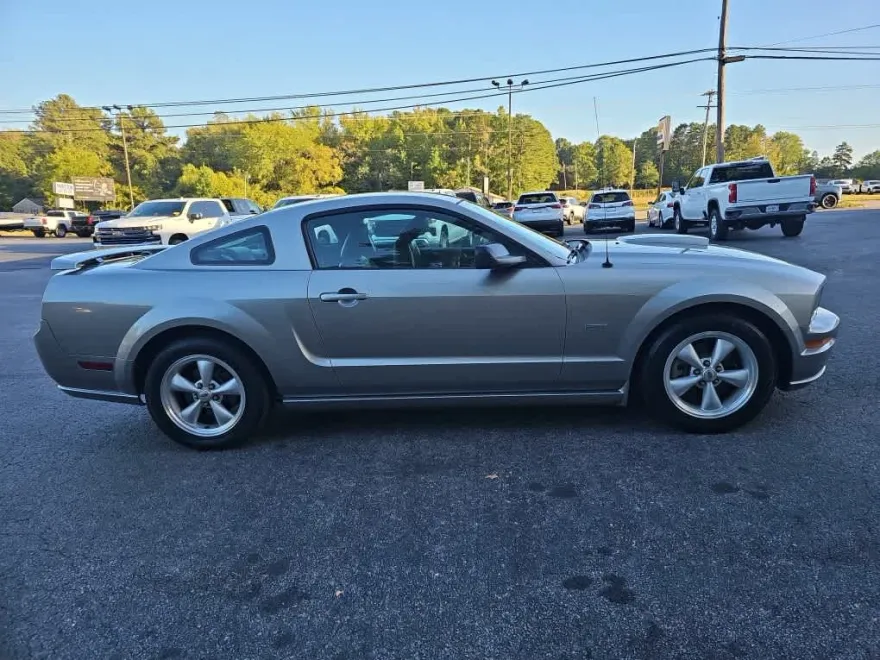 2008 Ford Mustang GT Deluxe photo 2