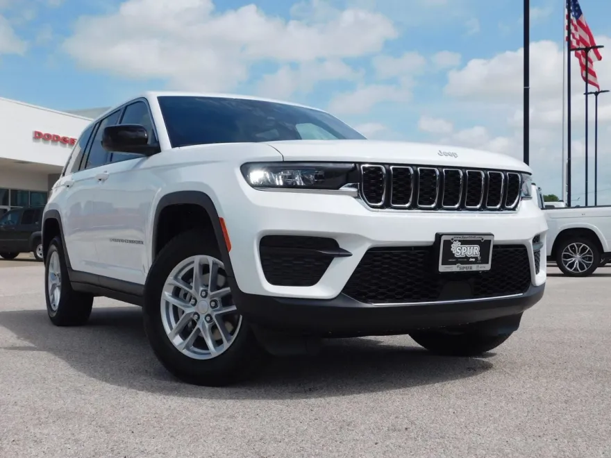 2025 Jeep Grand Cherokee Laredo photo 1