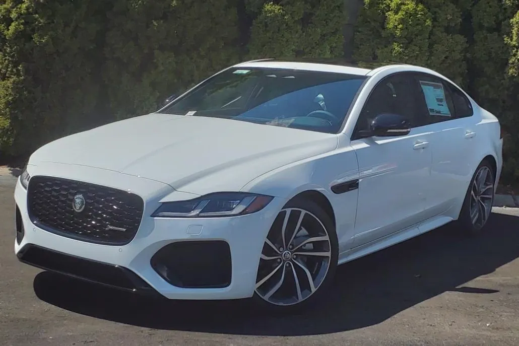 2024 Jaguar XF P300 R-Dynamic SE photo 1