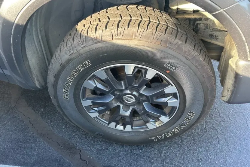 2017 Nissan Titan PRO-4X photo 1