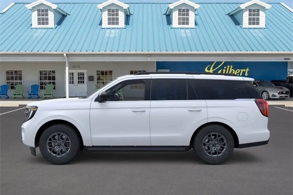2025 Ford Expedition photo 1