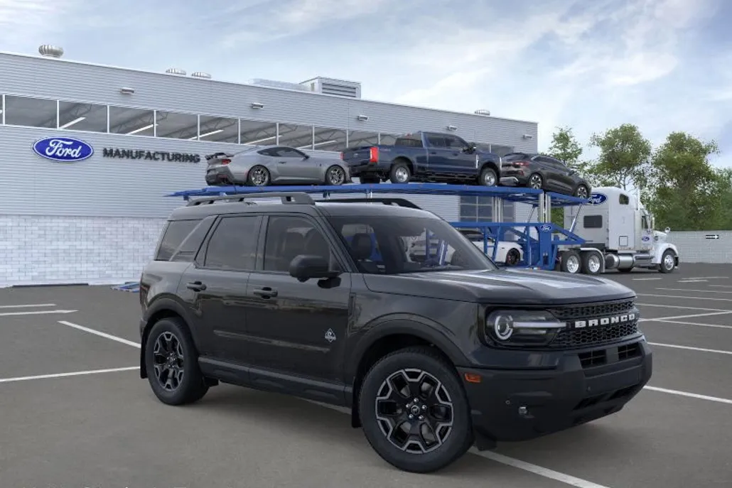 2025 Ford Bronco Sport Outer Banks photo 1