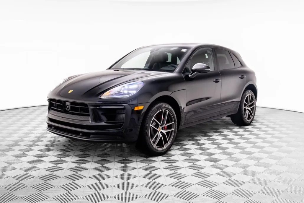 2025 Porsche Macan S photo 1