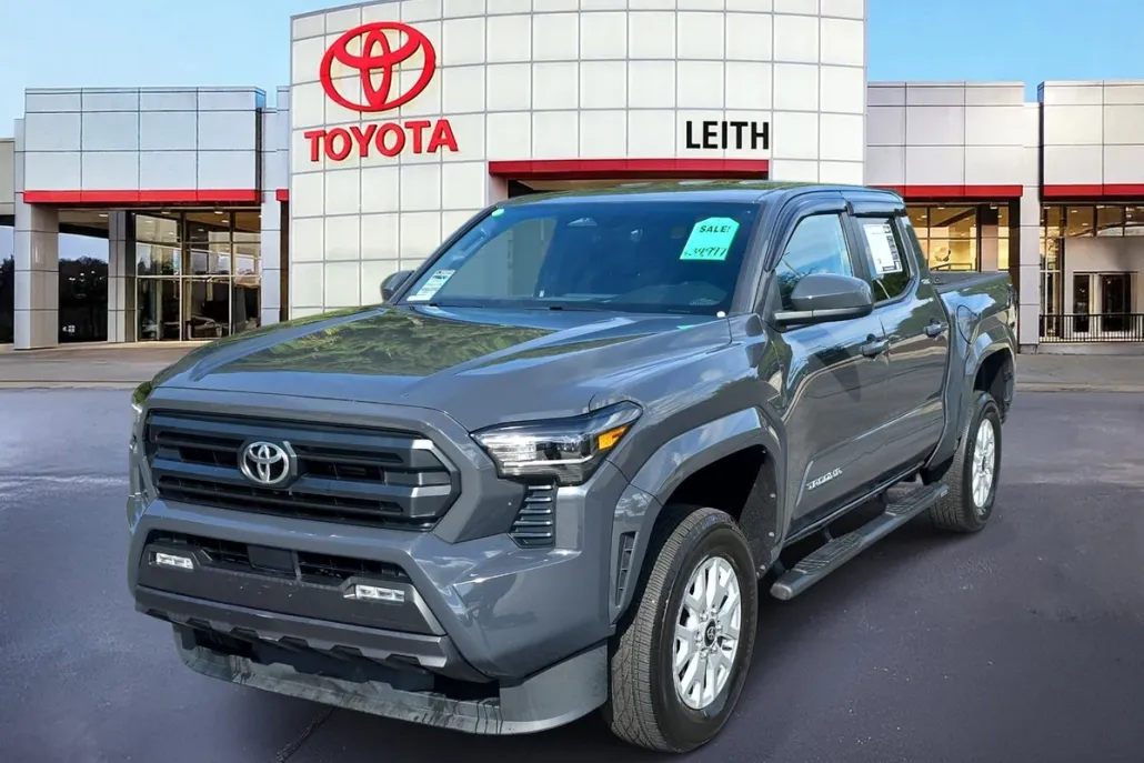2024 Toyota Tacoma SR5 photo 1