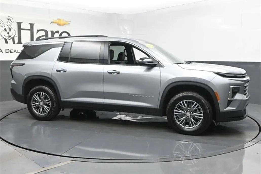 2025 Chevrolet Traverse photo 1