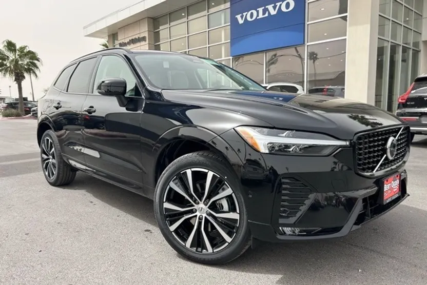 2025 Volvo XC60 B5 Plus photo 1