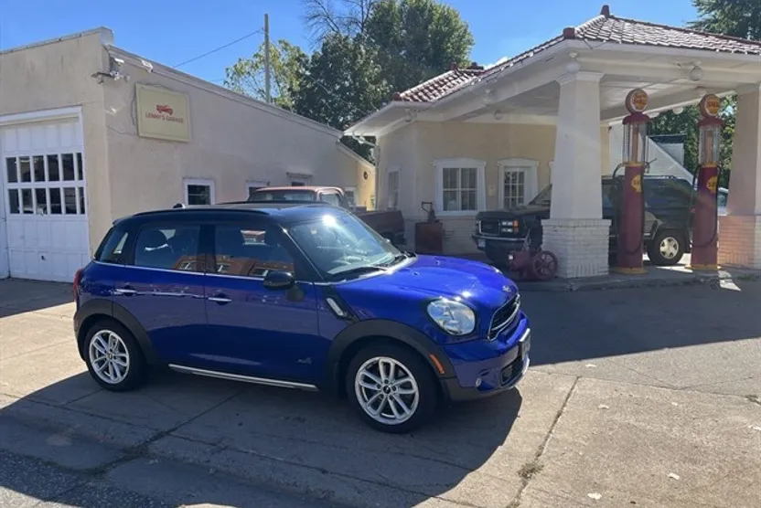 2015 Mini Countryman S ALL4 photo 1