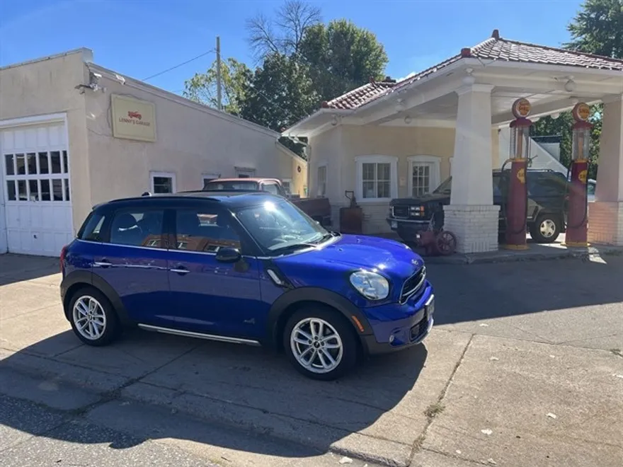 2015 Mini Countryman S ALL4 photo 1