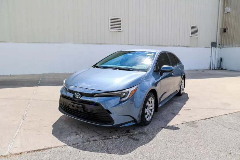 2024 Toyota Corolla Hybrid LE photo 1
