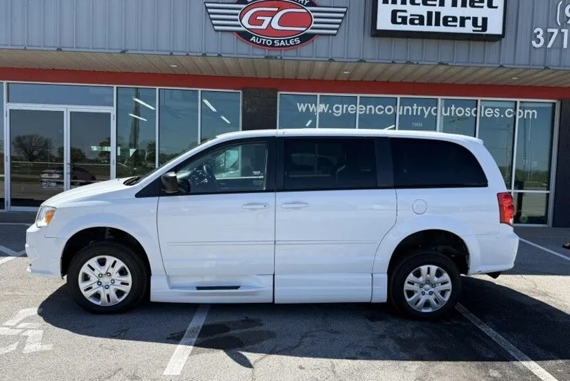 2014 Dodge Grand Caravan SE photo 1