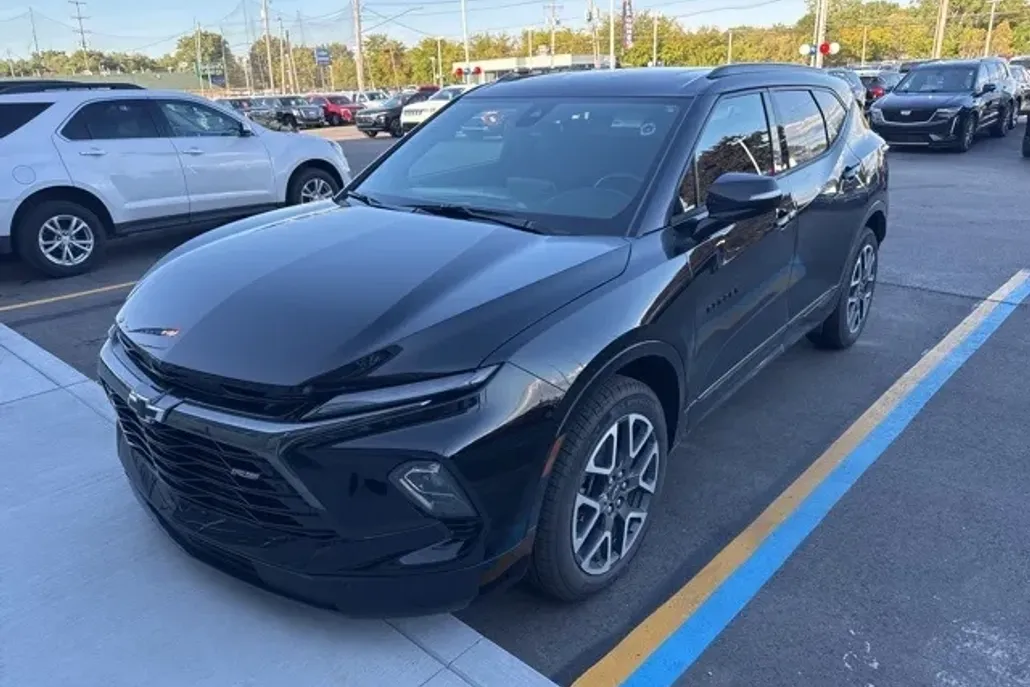 2025 Chevrolet Blazer RS photo 1