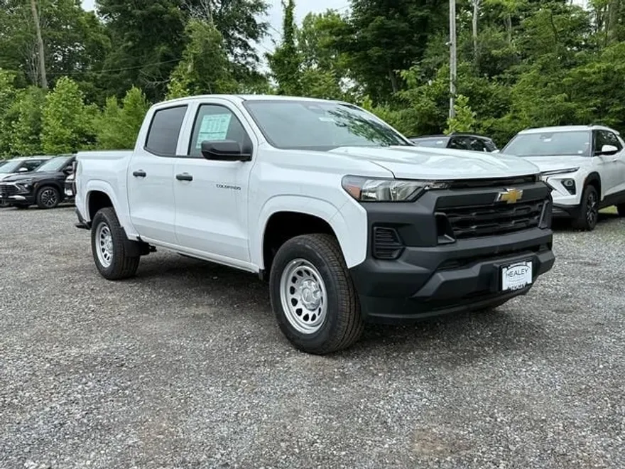 2025 Chevrolet Colorado LT photo 1