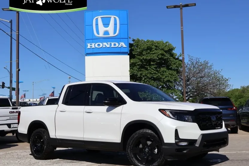 2025 Honda Ridgeline Black Edition photo 1