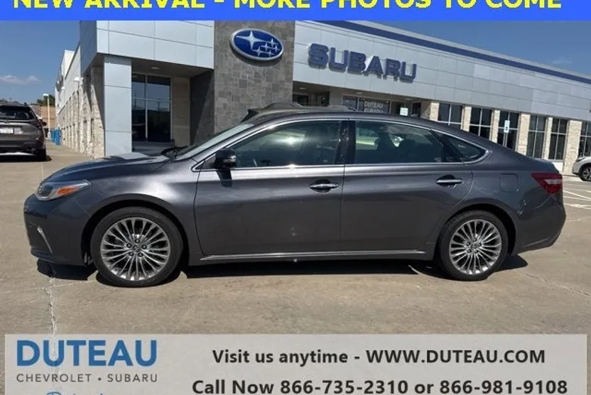 2016 Toyota Avalon Limited photo 1