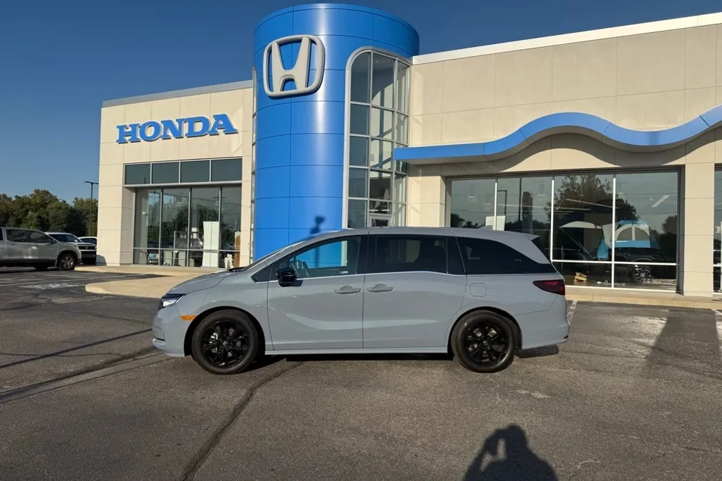 2024 Honda Odyssey Sport photo 1