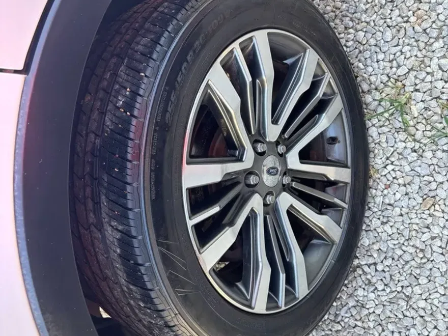 2018 Ford Explorer Platinum photo 1
