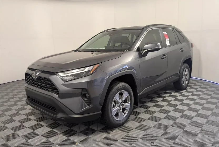 2025 Toyota RAV4 XLE photo 1
