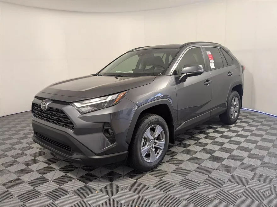2025 Toyota RAV4 XLE photo 1