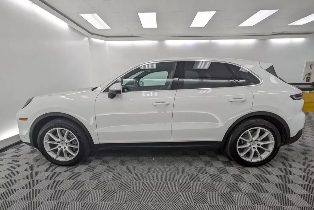 2025 Porsche Cayenne photo 1
