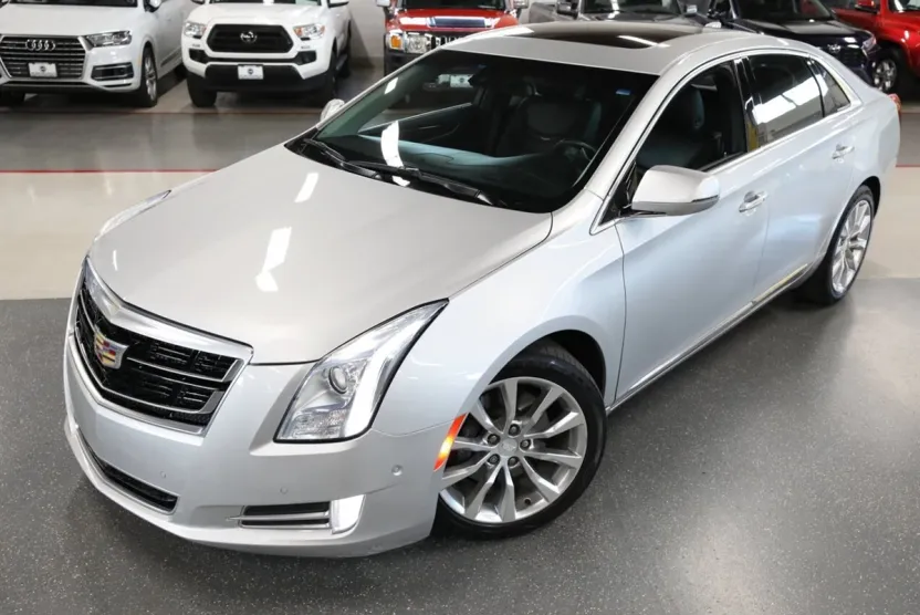 2016 Cadillac XTS Luxury photo 1