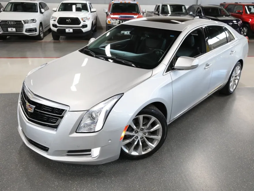 2016 Cadillac XTS Luxury photo 1