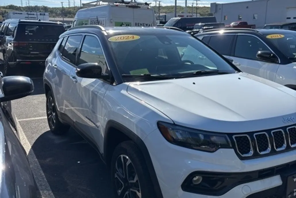 2024 Jeep Compass Limited photo 1