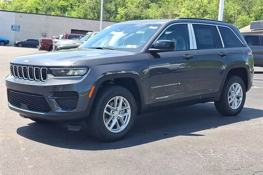 2025 Jeep Grand Cherokee Laredo X photo 1