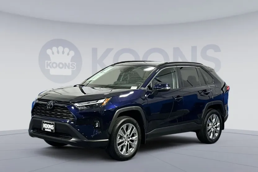 2023 Toyota RAV4 XLE Premium photo 1