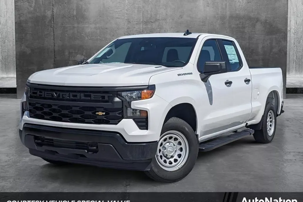 2025 Chevrolet Silverado 1500 photo 1