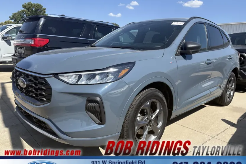 2023 Ford Escape ST-Line photo 1