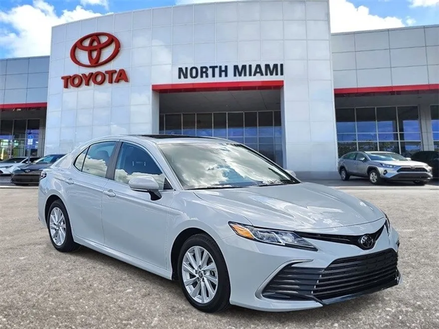 2024 Toyota Camry LE photo 1