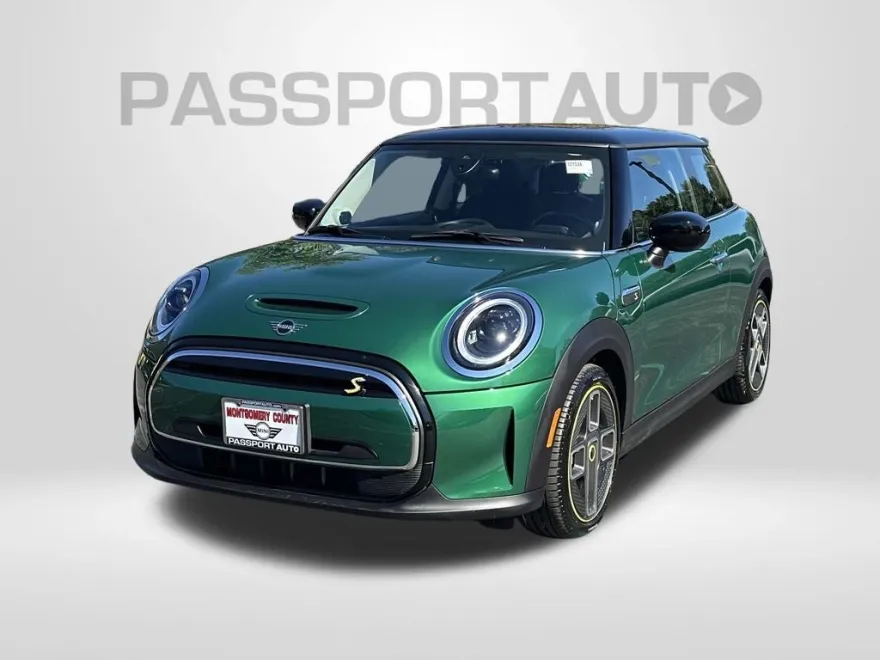 2024 Mini Cooper SE Signature photo 1