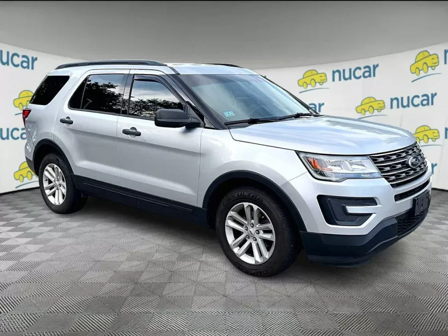 2016 Ford Explorer Base photo 1